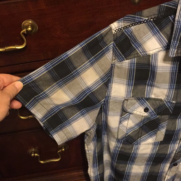 Helix Short Sleeve button down shirt - Picture 4 of 5